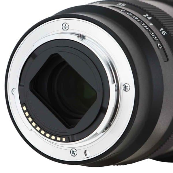 Объектив Sony E 18-135mm f/3.5-5.6 OSS, чёрный